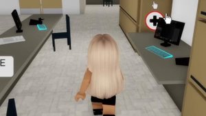 ВСЮ НОЧЬ В БОЛЬНИЦЕ в Брукхейвен РП Роблокс! Он за мной СЛЕДИТ в Brookhaven RP Roblox