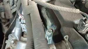 Где находится номер двигателя на toyota land cruiser prado 150 2.8 D дизель