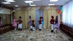 Танец Гусары и куклы