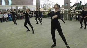 Па де буре на середине. Старший год обучения.