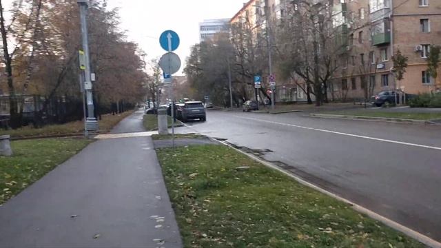 Прогулка от улицы Черняховского через Ленинградский рынок и до станции метро Сокол.