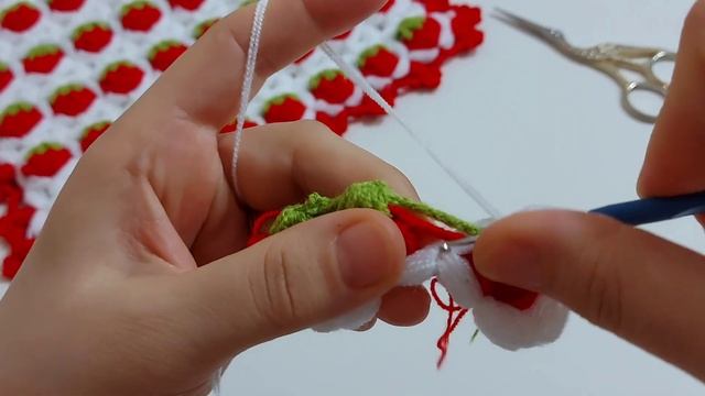 ?Kolay Çilek Tarlası Kare Lif Modeli Yapımı /? Lif İpinden Yeni 3D Örgü Bebek Battaniyesi Modelleri