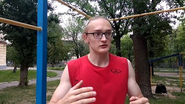 V - образная спина и большие бицепсы с помощью турника...