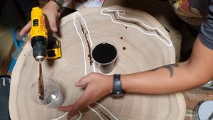 Кофейный стол из карагача и эпоксидной смолы своими руками. Coffee table of elm and epoxy resin DIY