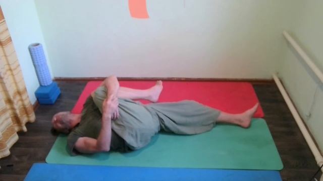 Вечерние йога-асаны: дома для начинающих! Лучшая вечерняя йога ОНЛАЙН перед медитацией. 2.08.23 г. смотреть онлайн