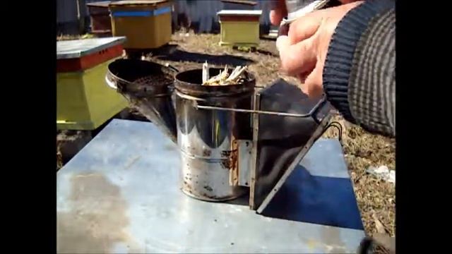 Разжигаем дымарь газовой горелкой смотреть онлайн