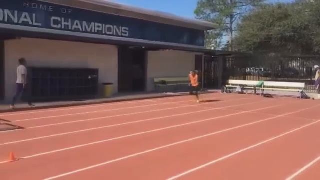 Тренировки Лолы Джонс (бобслей, бег с барьерами) / Training Jones (Bobsleigh,Hurdling) смотреть онлайн