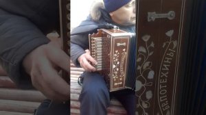 Кузьминки.На гармони Алишин В.Г и Калмыков Андрей.Страдания.
