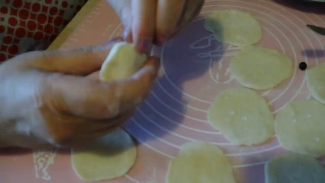 Вареники с черникой. смотреть онлайн