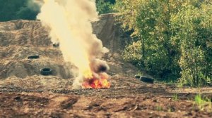 Полный газовый баллон (27л) в огне. Full 27 litters gas tank in fire