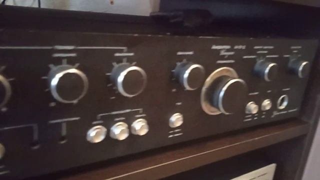 Коллекция импортной и советской аудиотехники.
