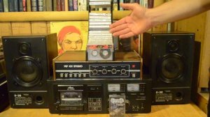 Полка для аудиокассет. Не своими руками....