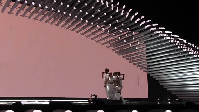 ESCKAZ in Vienna: Loic Nottet (Belgium) First Dress rehearsal смотреть онлайн