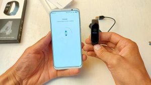 Распаковка Xiaomi Mi Band 4 китайская версия первое включение