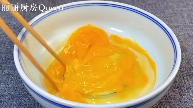 【麗麗廚房】炸雞腿，加麵粉和澱粉是大錯，教你正確做法，外酥里嫩涼了不回軟，看球必備銷魂下酒菜， Popular Fried Chicken - Chinese Street Food