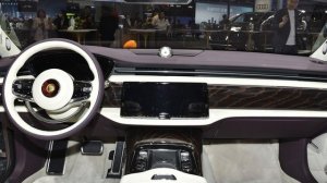 Goya Sunflower - аристократ среди коммунистов, коммунист среди аристократов.