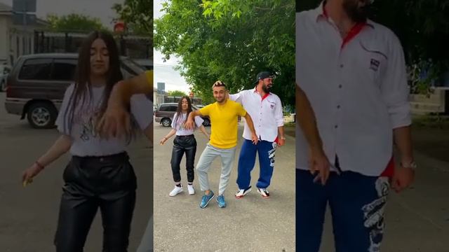 Маша, Соня, Кирилл и Ксюша из Funny Friends в Тик Ток и Лайке под песню Максим «Трудный возраст» смотреть онлайн