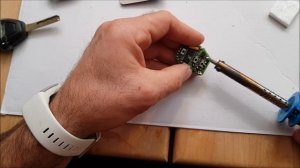 Замена аккумуляторов в ключах + ремонт реле ЦЗ BMW e46/BMW e46 key battery replacement