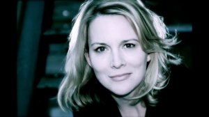 A Conversation with Laurel Holloman by Chaye Alexander (2015)