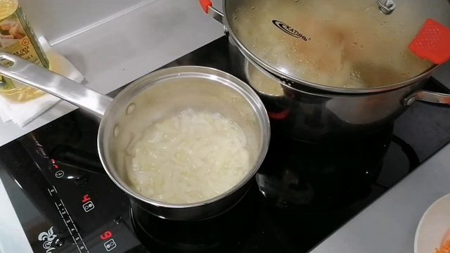 Шёл третий день нового года. Хотелось борща. Готовим борщ. Готовим щи.