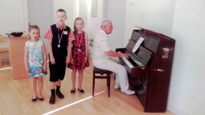 Вокал. 9 лет. Крылатые качели. Фортепиано (Ritvars Knesis).