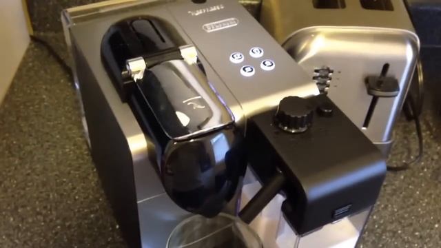 DeLonghi Nespresso Lattissima plus latte / cappuccino maker overview смотреть онлайн