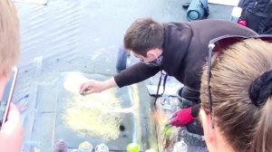 Челябинск. Художник Станислав на Кировке с многолетним опытом.   01.06.2021г.