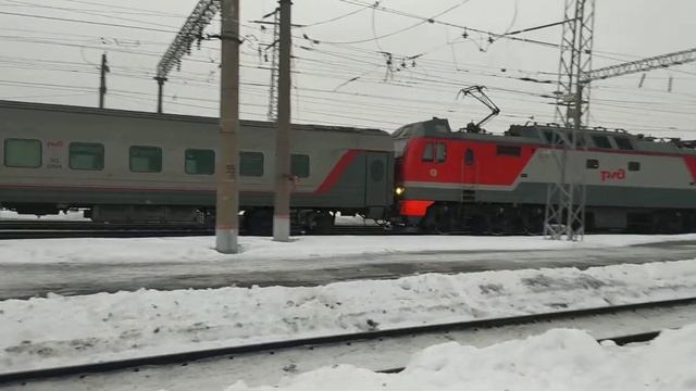 Электровоз ЭП2К-405 с поездом №121 Пенза - Москва смотреть онлайн