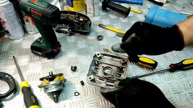 Ремонт 230-Й китайской УШМ, замена ротора и зачем нужен фиксатор смотреть онлайн