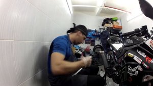 Замена масла и масляного фильтра Kawasaki Ninja 300