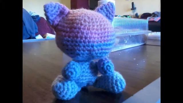 Вязаный крючком котенок.Crochet kitten