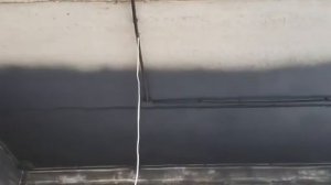 Безвоздушная покраска потолка в чёрный цвет окрасочным аппаратом HYVST SPT 210