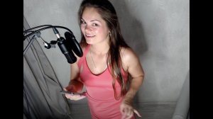 Julia Milows is Singing popular songs in stream on Trovo and Twitch