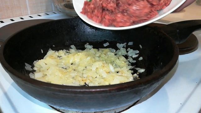 Итальянская паста с соусом болоньезе и тоскано - Italian pasta with bolognese and tuscany sauce. смотреть онлайн