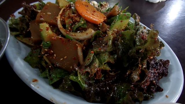 Korea Food . Dotorimuk Sangchu Geokjeori. 도토리묵 상추 겉절이. . North Jeolla 全羅北道 . 全州 . Jeonju . KOREA смотреть онлайн