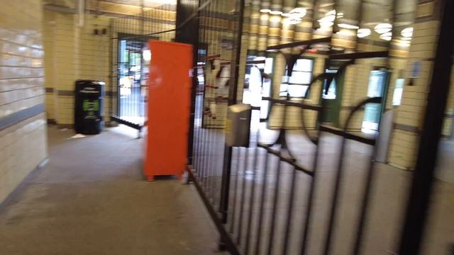 Обзор Метро Станции Нью Йорка Закрытый Театр смотреть онлайн