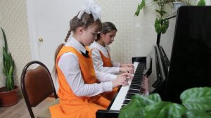 К. Сорокин "Народная песня". Бутусина Юлия, Гусельникова Кристина.