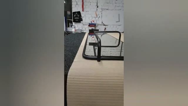 Зеркало настенное с полочкой из ольхи в металлической раме смотреть онлайн