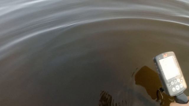 опять жара, опять копаем под водой. Поиск серебра и золота под водой. смотреть онлайн