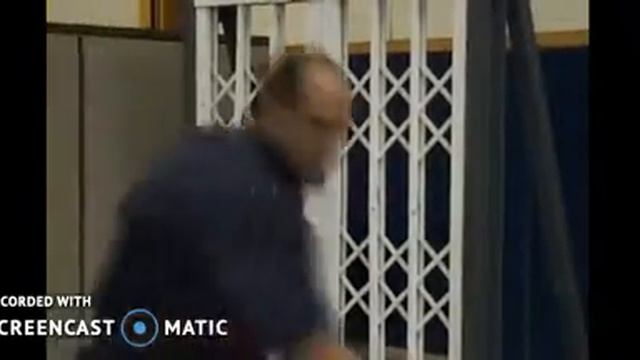 демонстрация надежности раздвижной решетки на окно смотреть онлайн