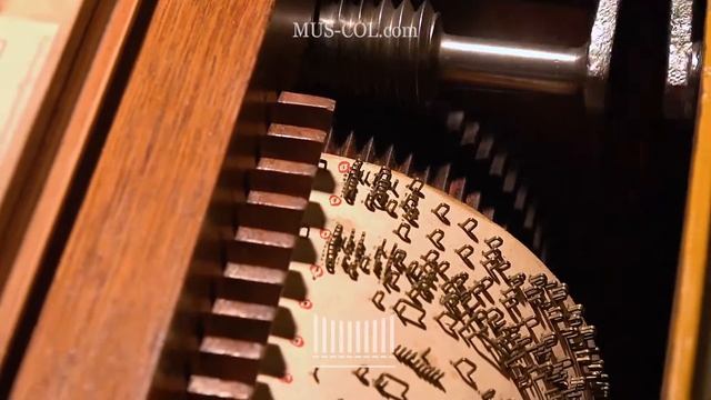 Как устроен уличный орган середины прошлого века? смотреть онлайн