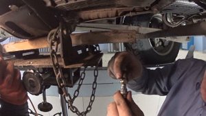 УАЗ Патриот. Вырванный сапун КПП и классный гараж