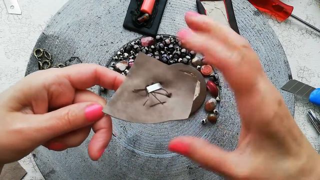 Работа с натуральной кожей и натуральными камнями. Процесс, переделка. Часть 1