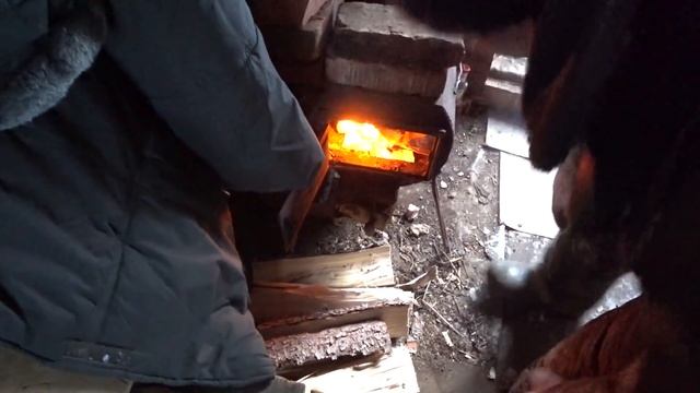 ЕДЕМ В ЛЕСНУЮ ИЗБУ НА СНЕГОХОДАХ ГОТОВИМСЯ К ОХОТЕ