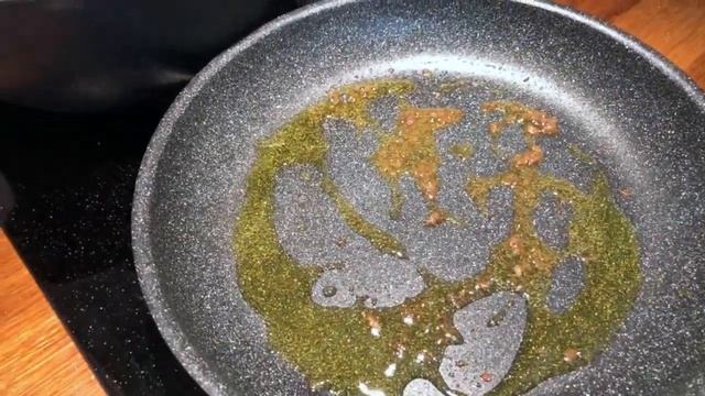 Простой рецепт спагетти с тунцом. Очень вкусное второе блюдо которое легко приготовить