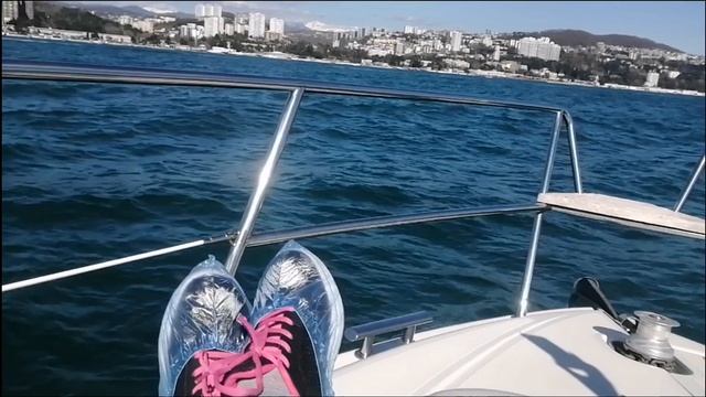 МОРПОРТ г.СОЧИ. Морская прогулка на корме яхты.? Уговорили всё таки ?...
