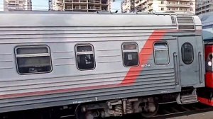 Электровоз ЭП1М-458 с пассажирским поездом без расписания