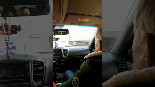 Километровые пробки на границе. смотреть онлайн