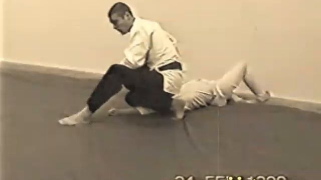 Контроль ногами. Удар коленом Скрест .Нож..Godai ryu. смотреть онлайн