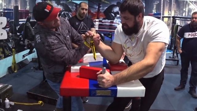 Виталий Лалетин и Денис Цыпленков поборолись за столом. Cyplenkov vs Laletin смотреть онлайн